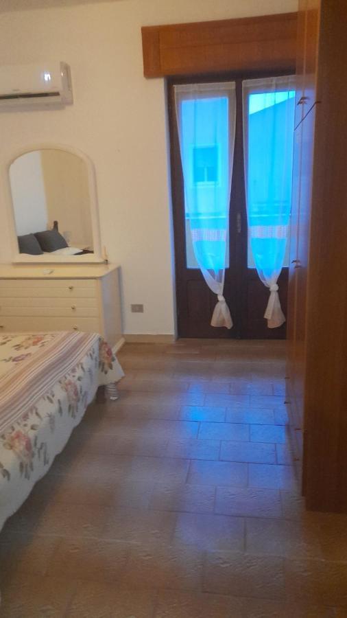 Kiki Beb Carbonia Buitenkant foto
